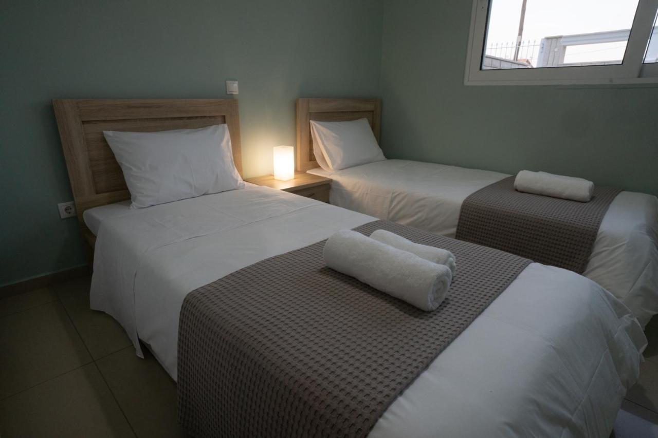 Emvi Apartments II Near Airport ヴラヴローナ エクステリア 写真