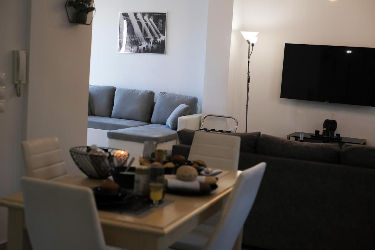 Emvi Apartments II Near Airport ヴラヴローナ エクステリア 写真